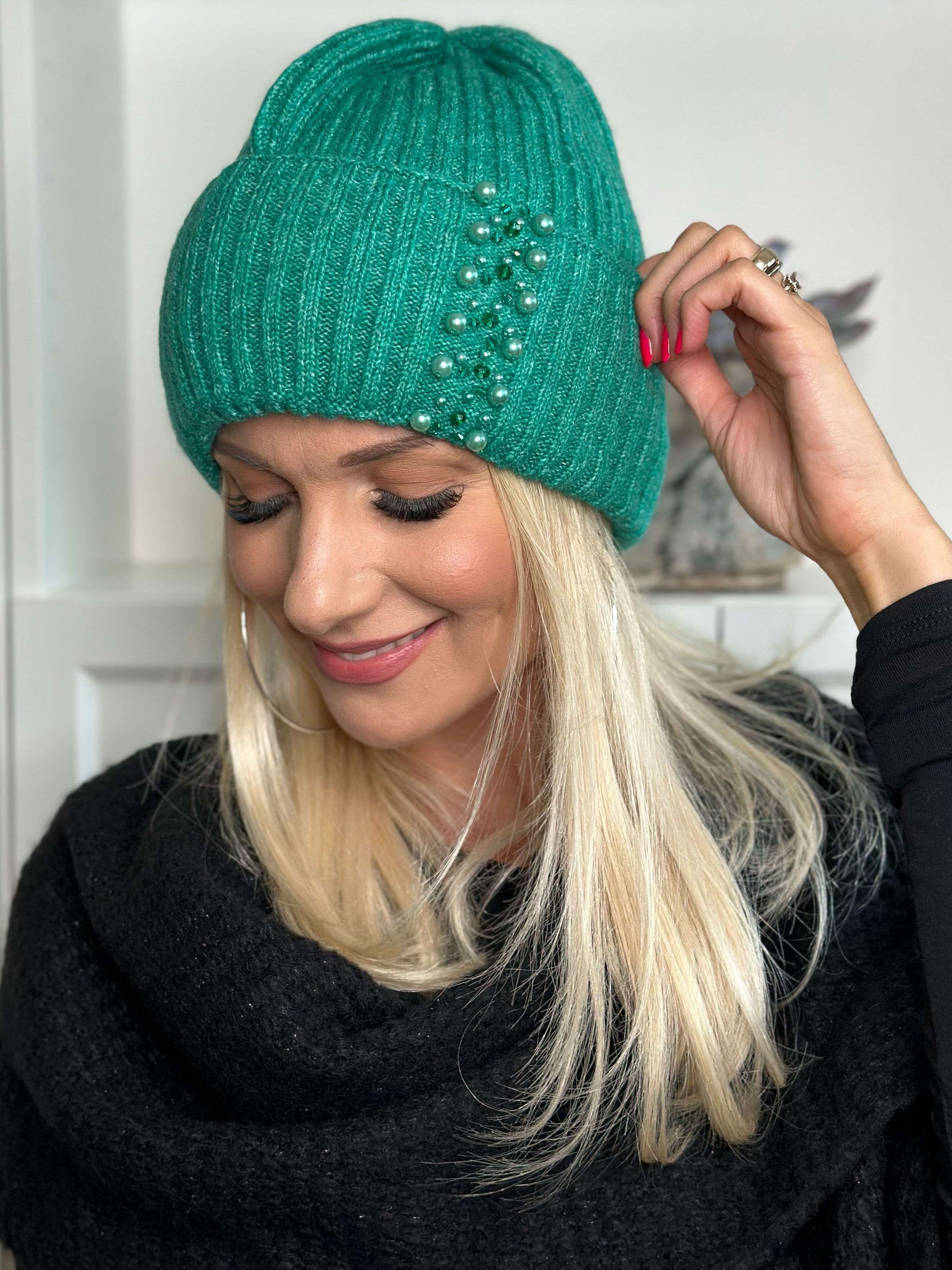 Yusra - Lækker blød hue med perler